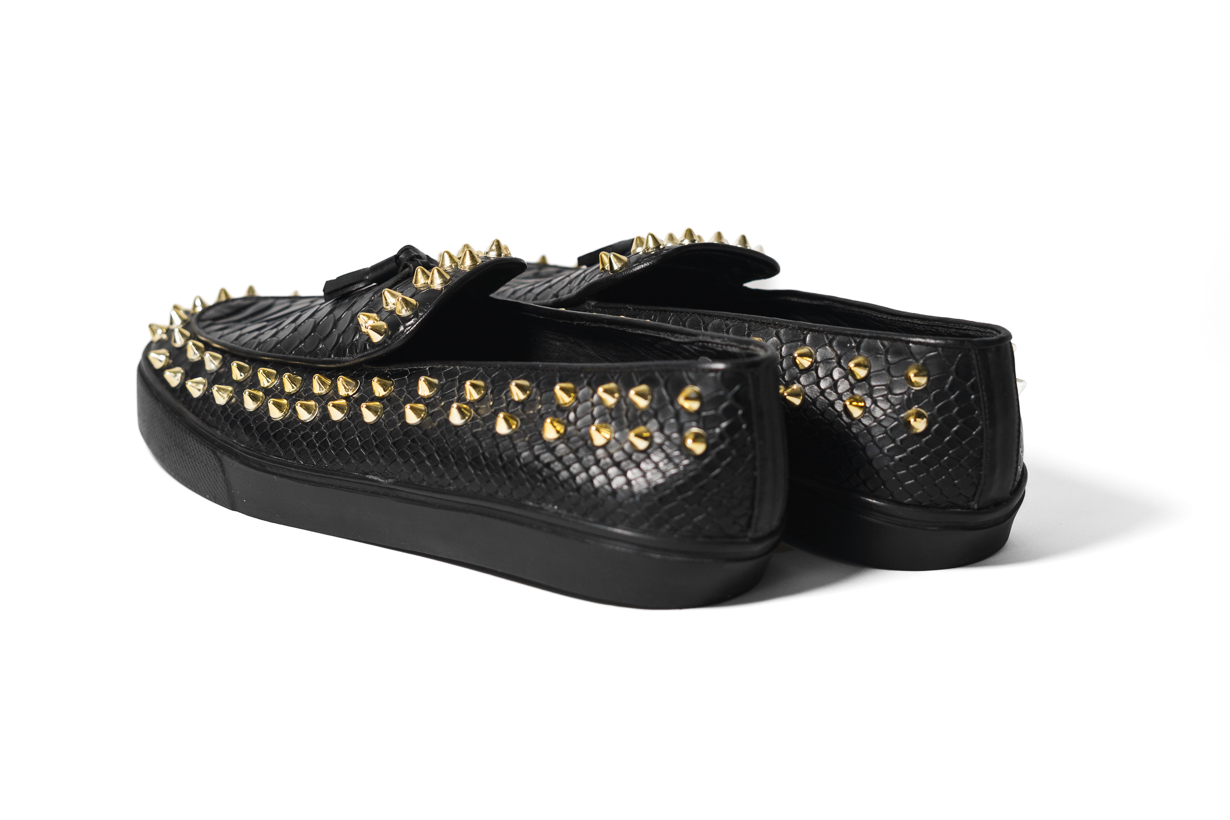 Loafers Python negro tennis puyas doradas