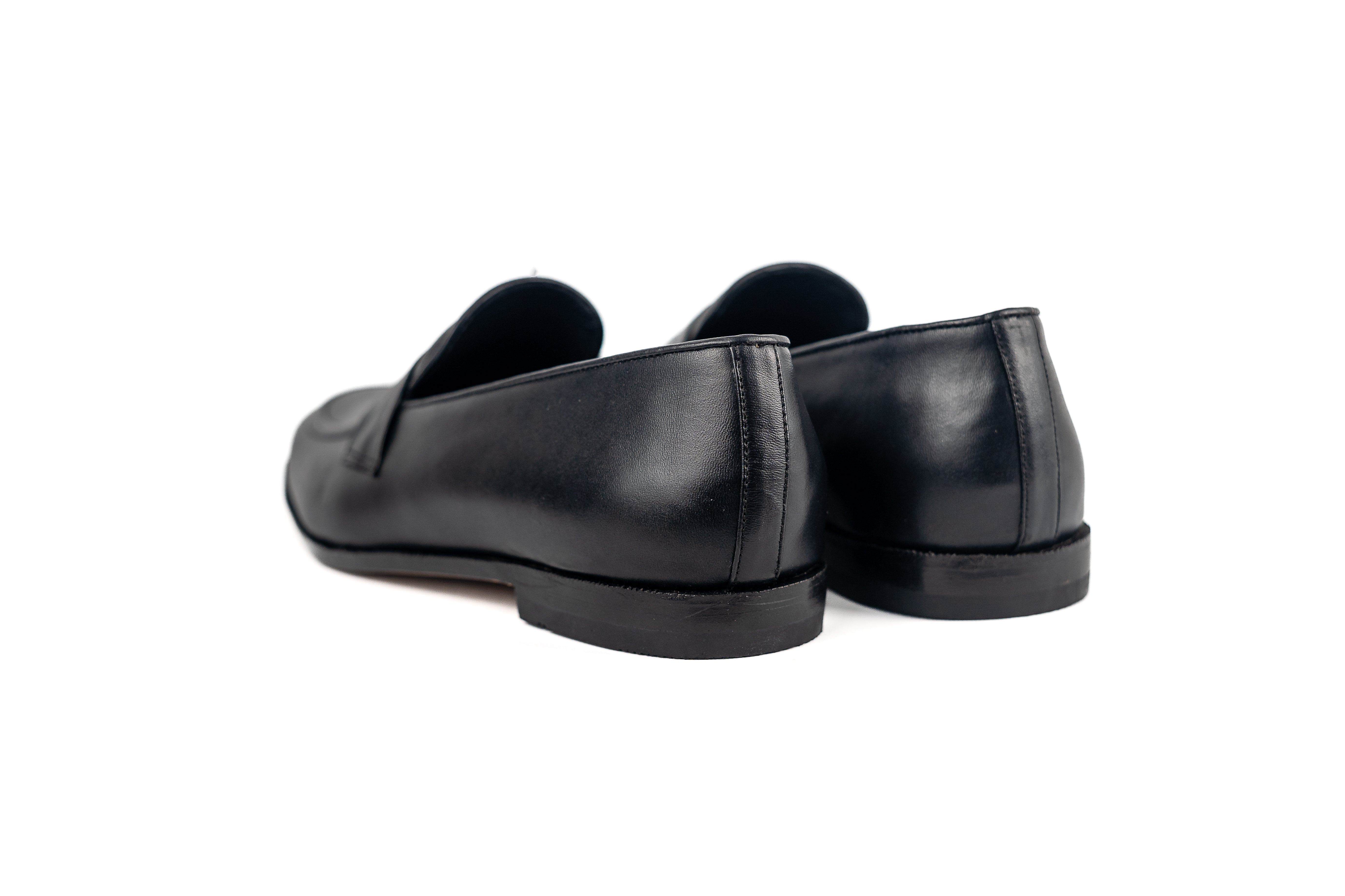 LOAFERS EN CUERO NEGRO ROBUSTO