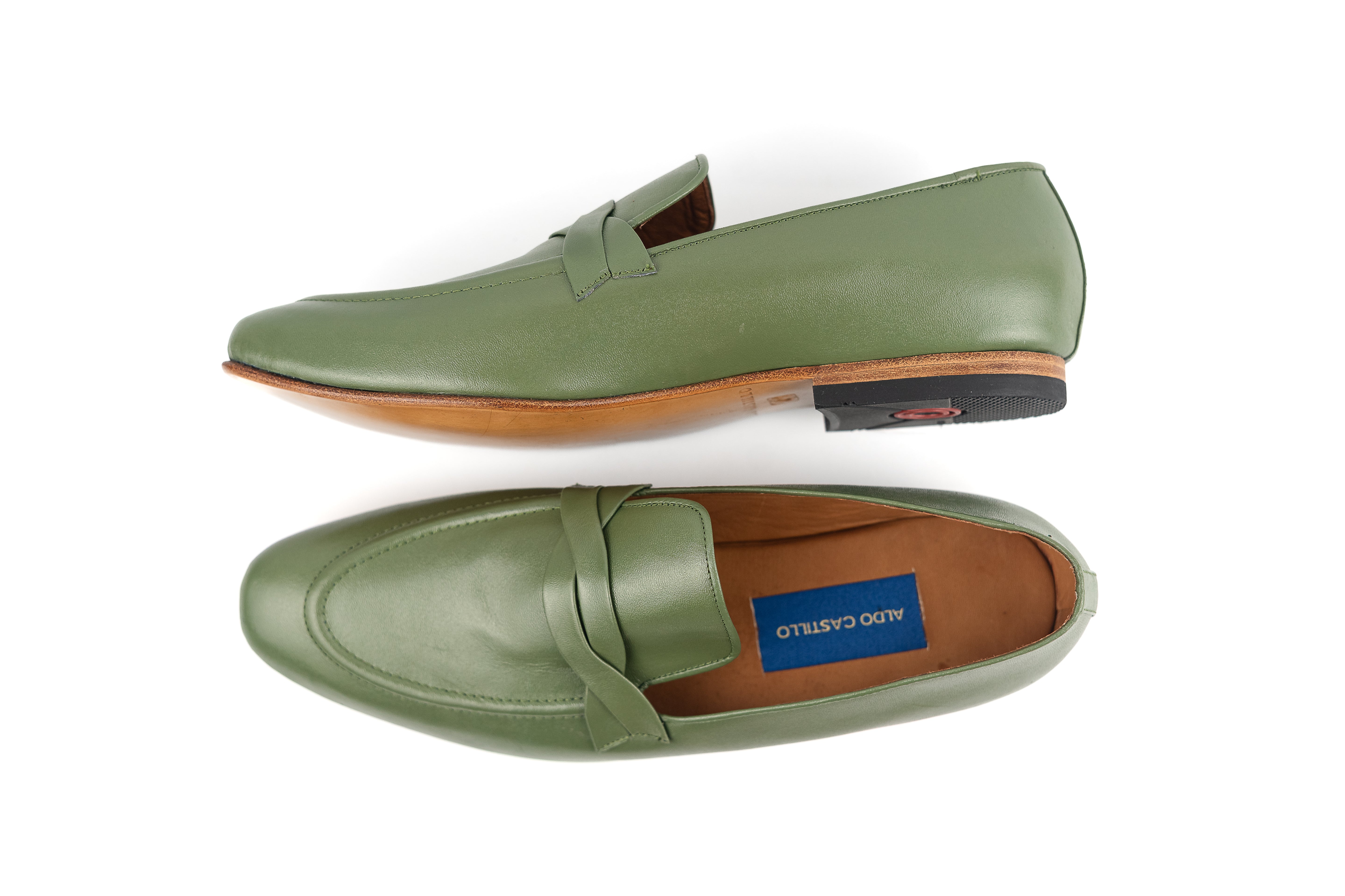 LOAFERS EN CUERO verde con antifaz trenzado