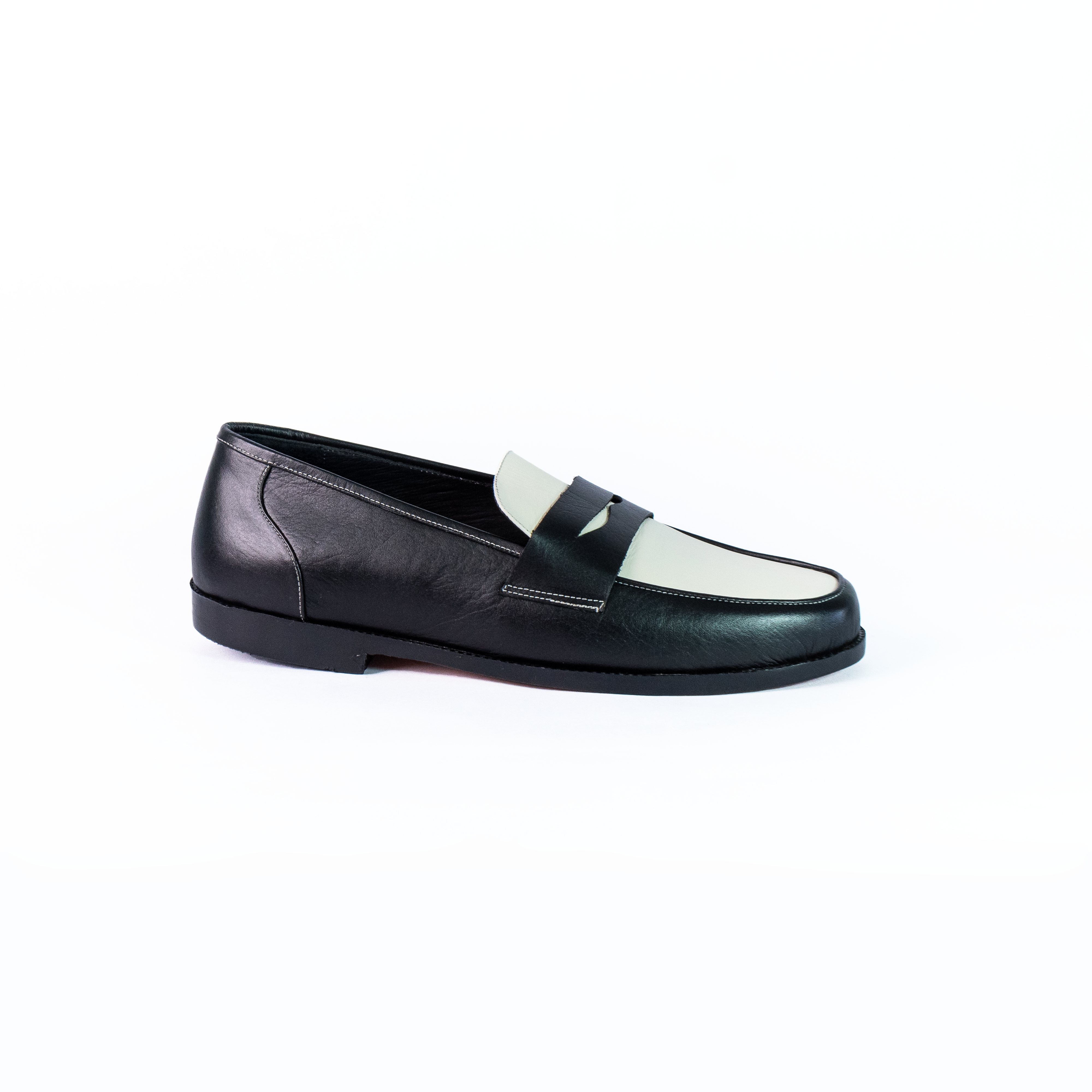 Penny loafers black & white