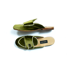 Cargar imagen en el visor de la galería, Monkstrap Mules tercio verde